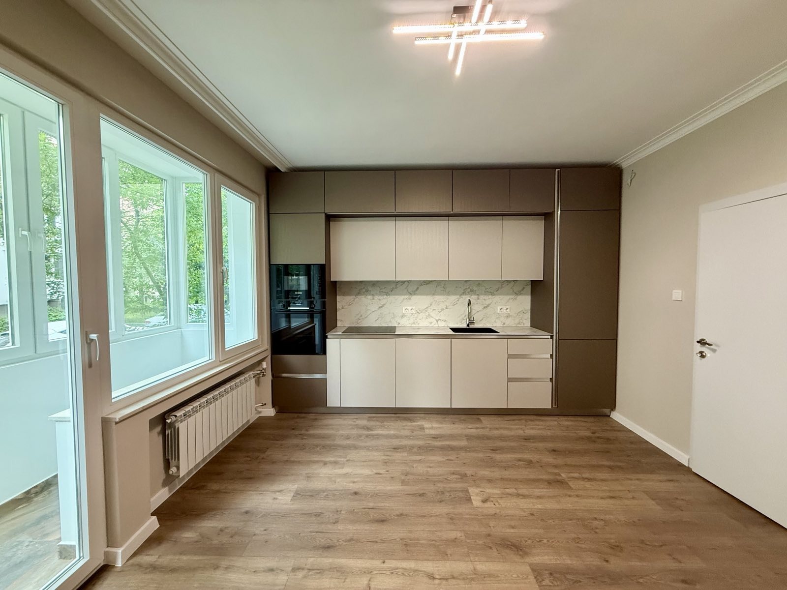 Продава 3-СТАЕН, гр. София, Изток, снимка 2 - Апартаменти - 55971345