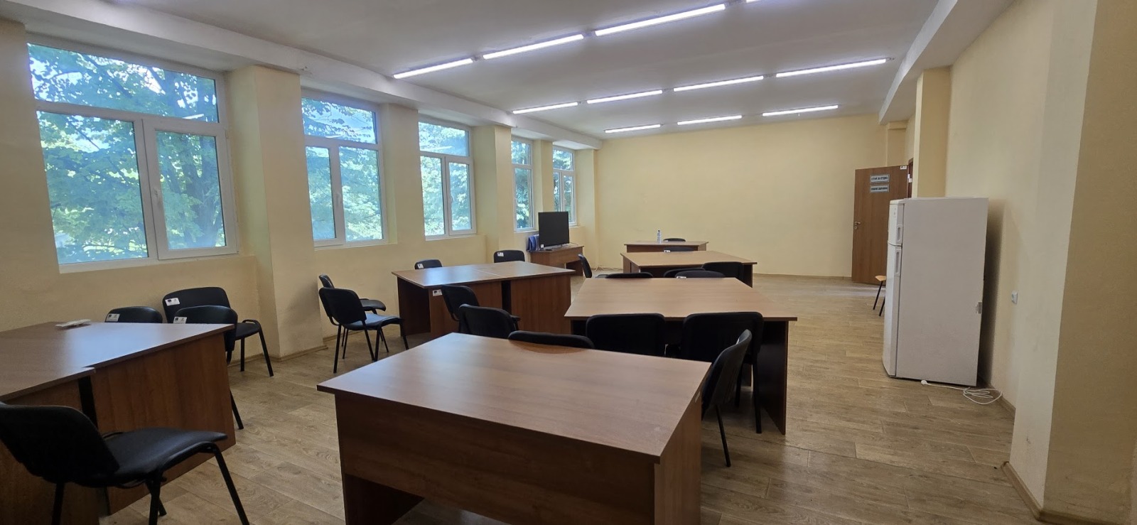 Продава ОФИС, гр. Шумен, Добруджански, снимка 2 - Офиси - 51450964