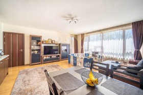2 Schlafzimmer Briz, Warna