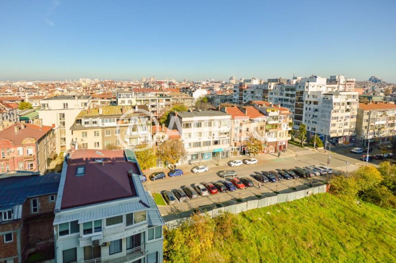 Продава МНОГОСТАЕН, гр. Бургас, Възраждане, снимка 2 - Апартаменти - 53006861