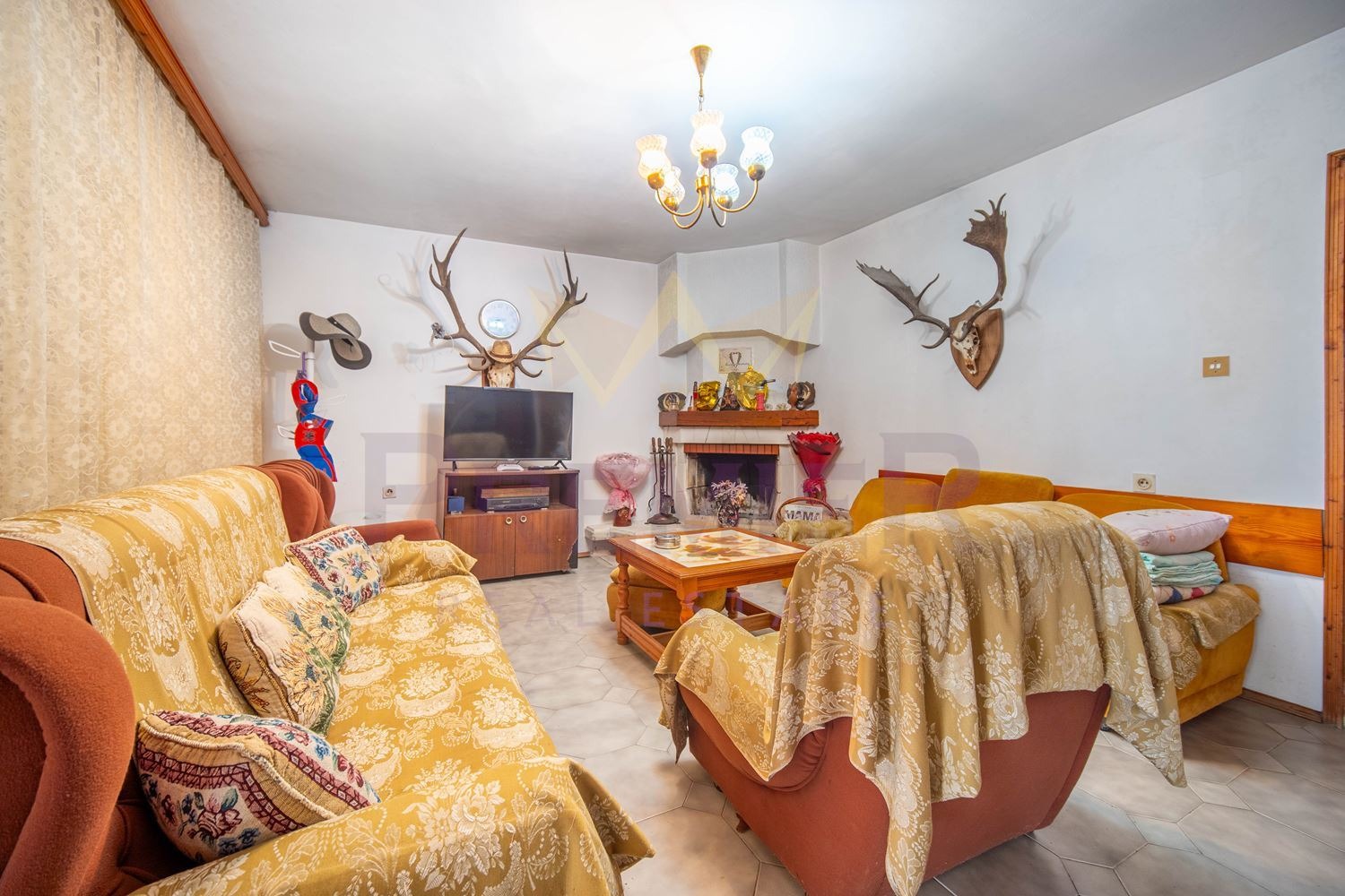 Продава КЪЩА, гр. Балчик, област Добрич, снимка 2 - Къщи - 56738273