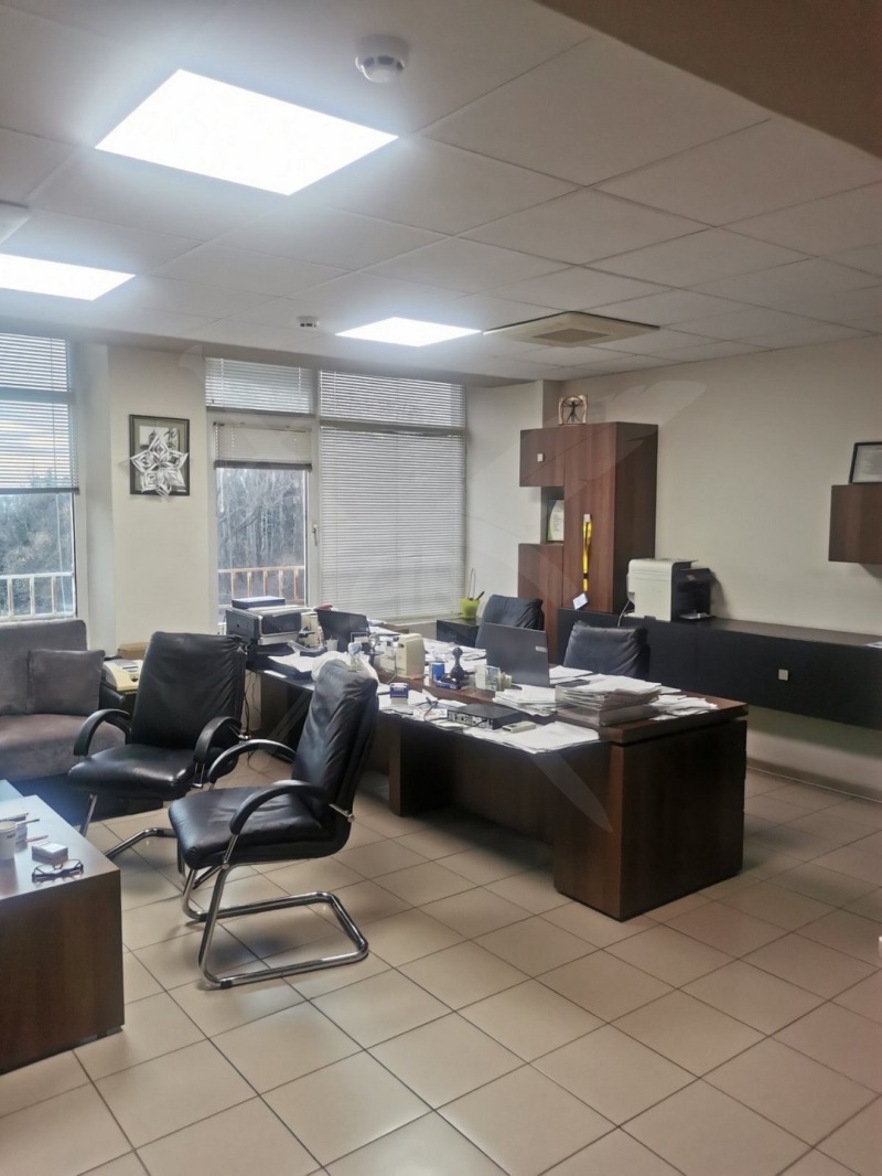 Продава КЛИНИКА в град Варна, Младост 1 - 812 кв.м / 1 367 520 € » 2 674 636.64 лв., ЕКС НВД ООД