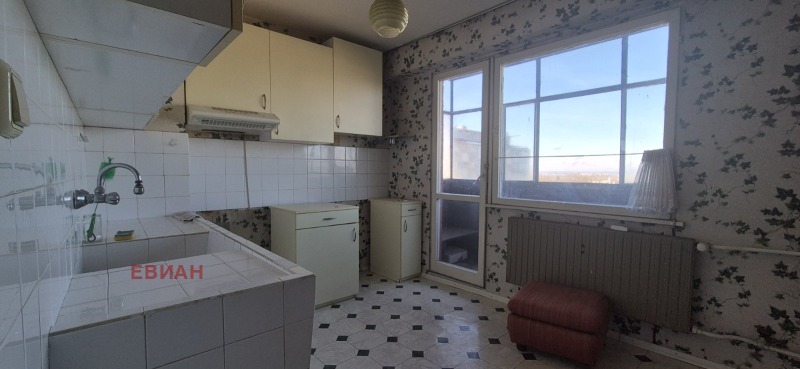 Продава 3-СТАЕН, гр. Русе, Възраждане, снимка 2 - Апартаменти - 53257590