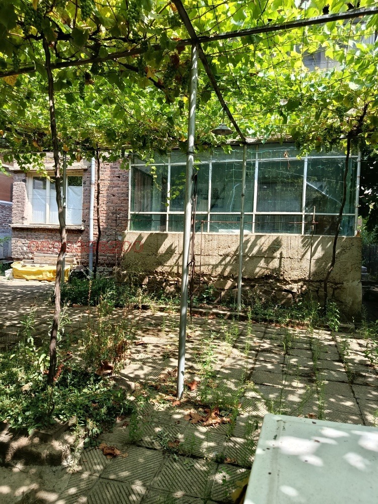 Продава КЪЩА, гр. Казанлък, област Стара Загора, снимка 2 - Къщи - 52554285