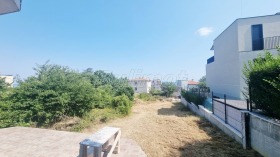 House m-t Dolna Traka, Varna