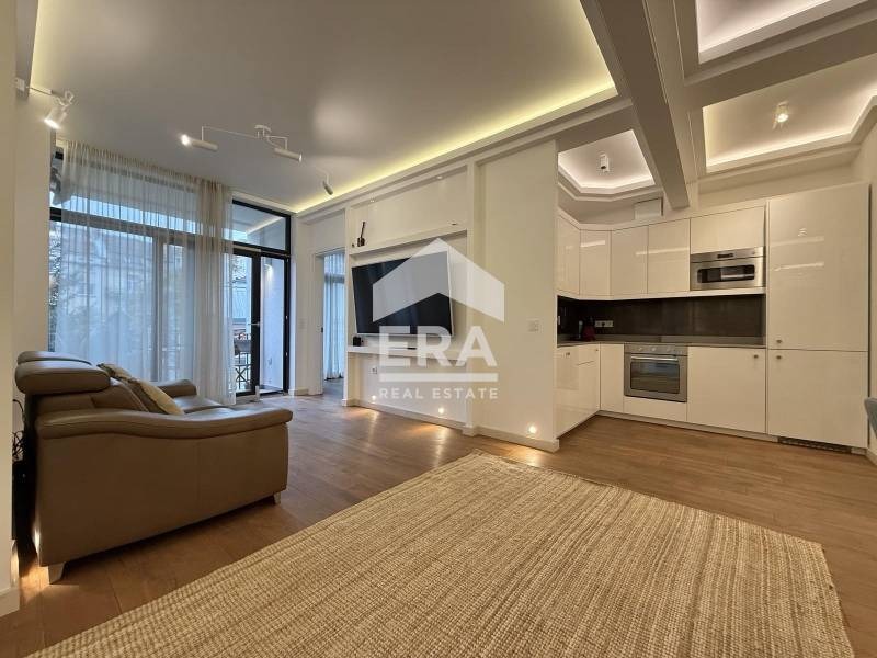 Продава 3-СТАЕН, гр. София, Център, снимка 2 - Апартаменти - 52987525