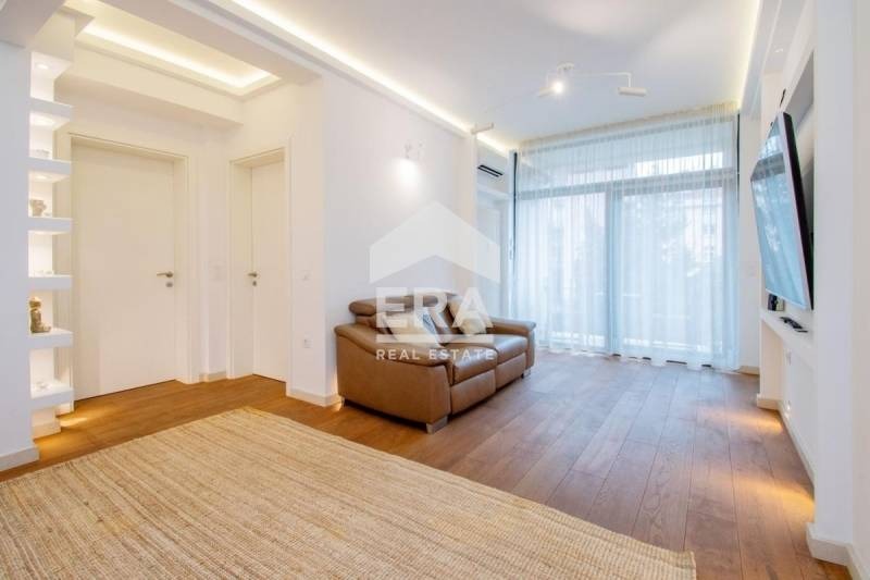 Продава 3-СТАЕН, гр. София, Център