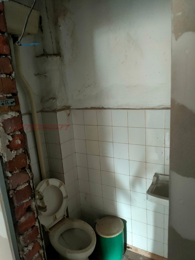 Продава ЕТАЖ ОТ КЪЩА, гр. Кюстендил, Изток, снимка 9 - Етаж от къща - 53133559