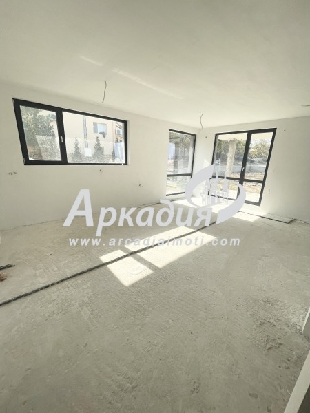 Продава  Къща, област Пловдив, с. Брестник •  260 000 EUR • ID 48974308 — holmes.bg - [1] 