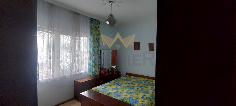 Продава КЪЩА, гр. Айтос, област Бургас, снимка 10 - Къщи - 53105766