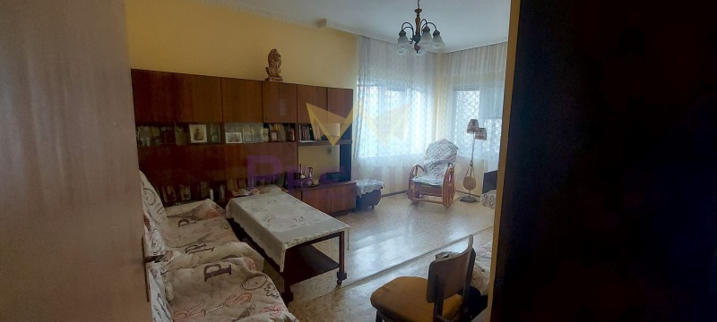 Продава КЪЩА, гр. Айтос, област Бургас, снимка 8 - Къщи - 53105766