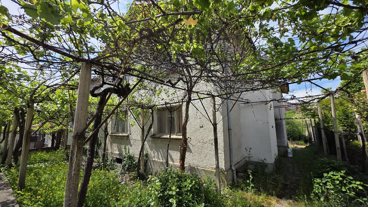 Продава КЪЩА, гр. Хисаря, област Пловдив, снимка 2 - Къщи - 54629332