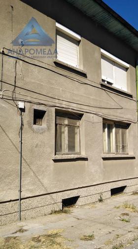 Продажба на етажи от къща в град Плевен — страница 2 - изображение 14 