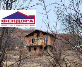 Продажба на имоти в с. Мала Фуча, област Кюстендил - изображение 1 