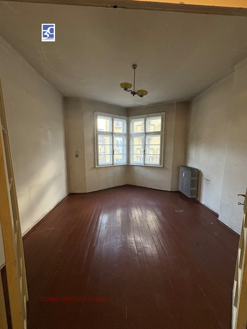 Продава МНОГОСТАЕН, гр. София, Център, снимка 2 - Апартаменти - 53415778