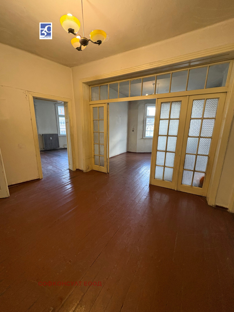 Продава МНОГОСТАЕН, гр. София, Център, снимка 3 - Апартаменти - 53415778