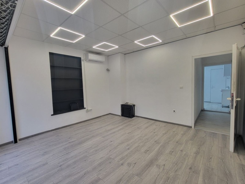 Продава МАГАЗИН в град София, Център - 44 кв.м / 189 000 € » 369 651.87 лв., БЕСТ СЕЛЪРС БЪЛГАРИЯ ООД