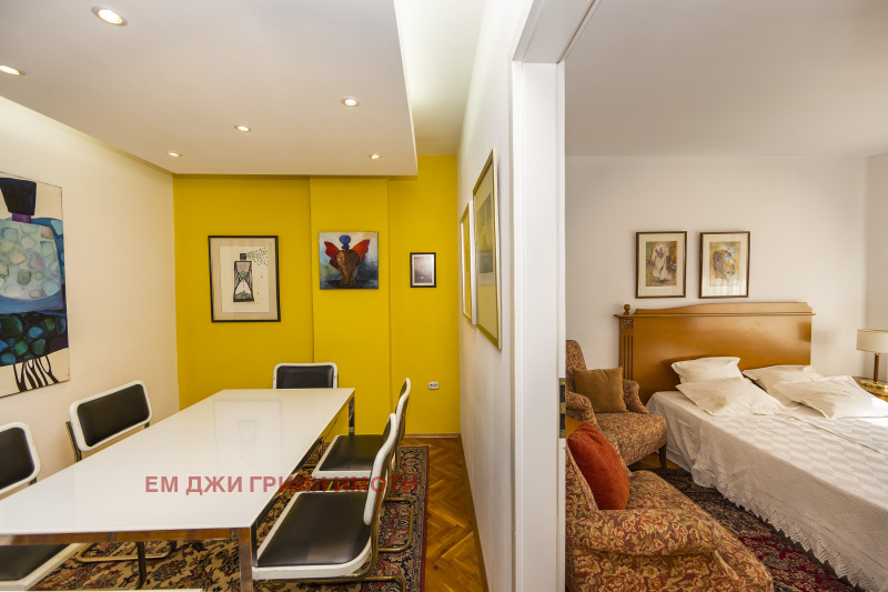 Продава МНОГОСТАЕН, гр. София, Център, снимка 5 - Апартаменти - 52988611