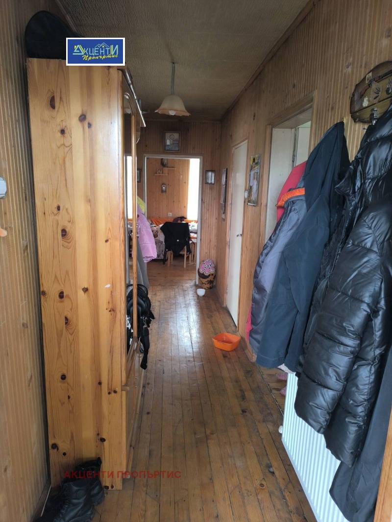 Продава ЕТАЖ ОТ КЪЩА, гр. Дебелец, област Велико Търново, снимка 5 - Етаж от къща - 53241442