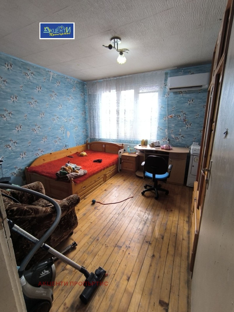 Продава ЕТАЖ ОТ КЪЩА, гр. Дебелец, област Велико Търново, снимка 8 - Етаж от къща - 53241442