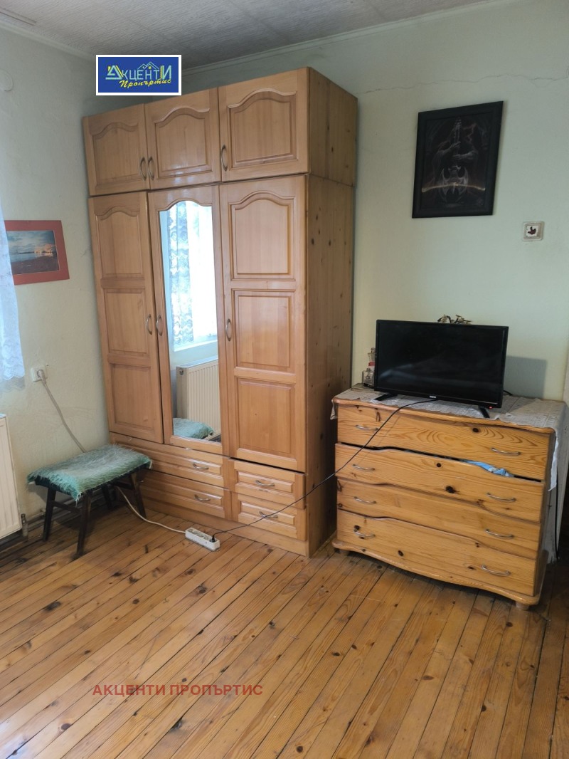 Продава ЕТАЖ ОТ КЪЩА, гр. Дебелец, област Велико Търново, снимка 7 - Етаж от къща - 53241442