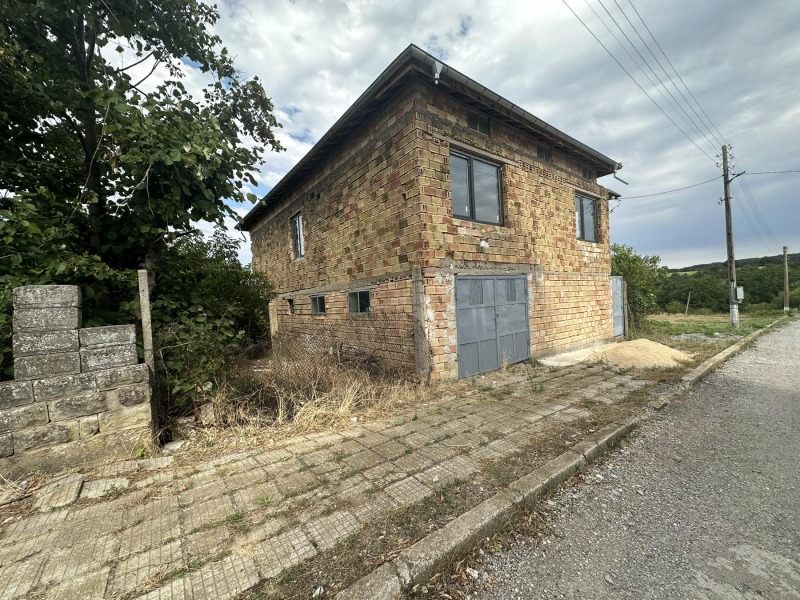 Продава  Къща, област Шумен, гр. Велики Преслав • 40 000 € • ID 80429462 — holmes.bg - [1] 