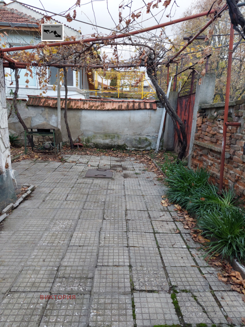 Продава КЪЩА, гр. Пазарджик, Запад, снимка 8 - Къщи - 52310439