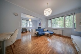 2 quartos Iztok, Sofia