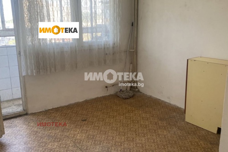 Продава 3-СТАЕН, гр. София, Гоце Делчев, снимка 2 - Aпартаменти - 46729639