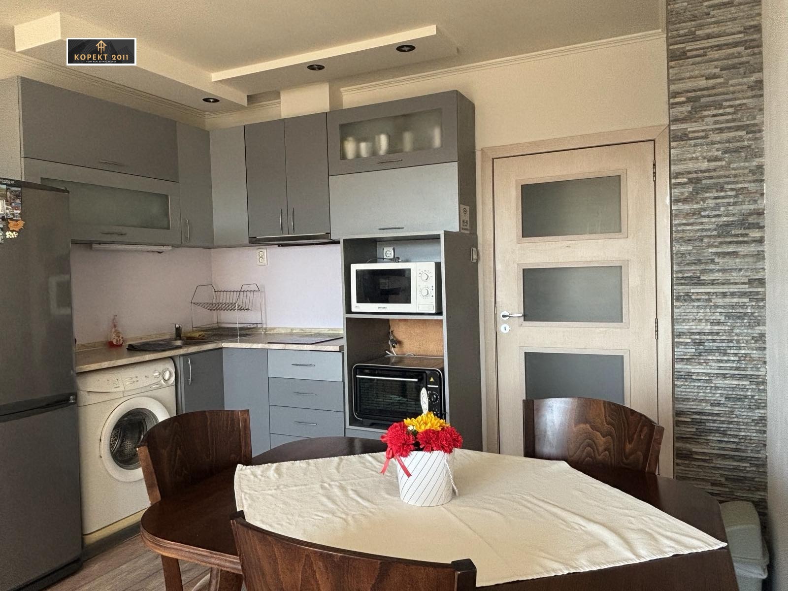 Продава 3-СТАЕН, гр. Русе, Широк център, снимка 2 - Апартаменти - 52602727
