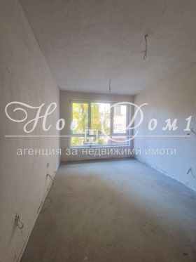 1 quarto Pogrebi, Varna