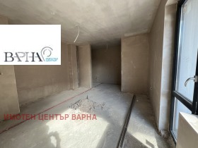 2-стаен град Варна, Колхозен пазар 1