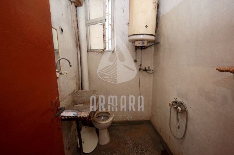 Продава ЕТАЖ ОТ КЪЩА, гр. Пловдив, Център, снимка 7 - Етаж от къща - 52635333