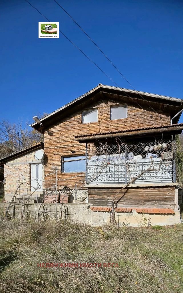 Продава ВИЛА, гр. Стражица, област Велико Търново