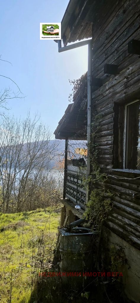 Продава ВИЛА, гр. Стражица, област Велико Търново, снимка 2 - Вили - 53208225