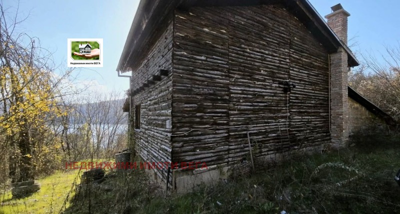 Продава ВИЛА, гр. Стражица, област Велико Търново, снимка 3 - Вили - 53208225