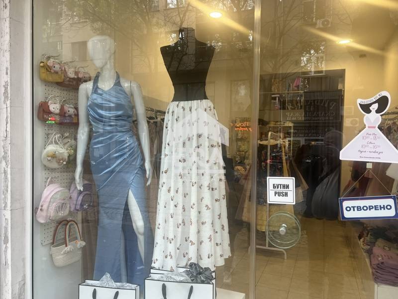 Till salu  affär Sofia , Zona B-19 , 53 kvm | 70701372 - bild [3]