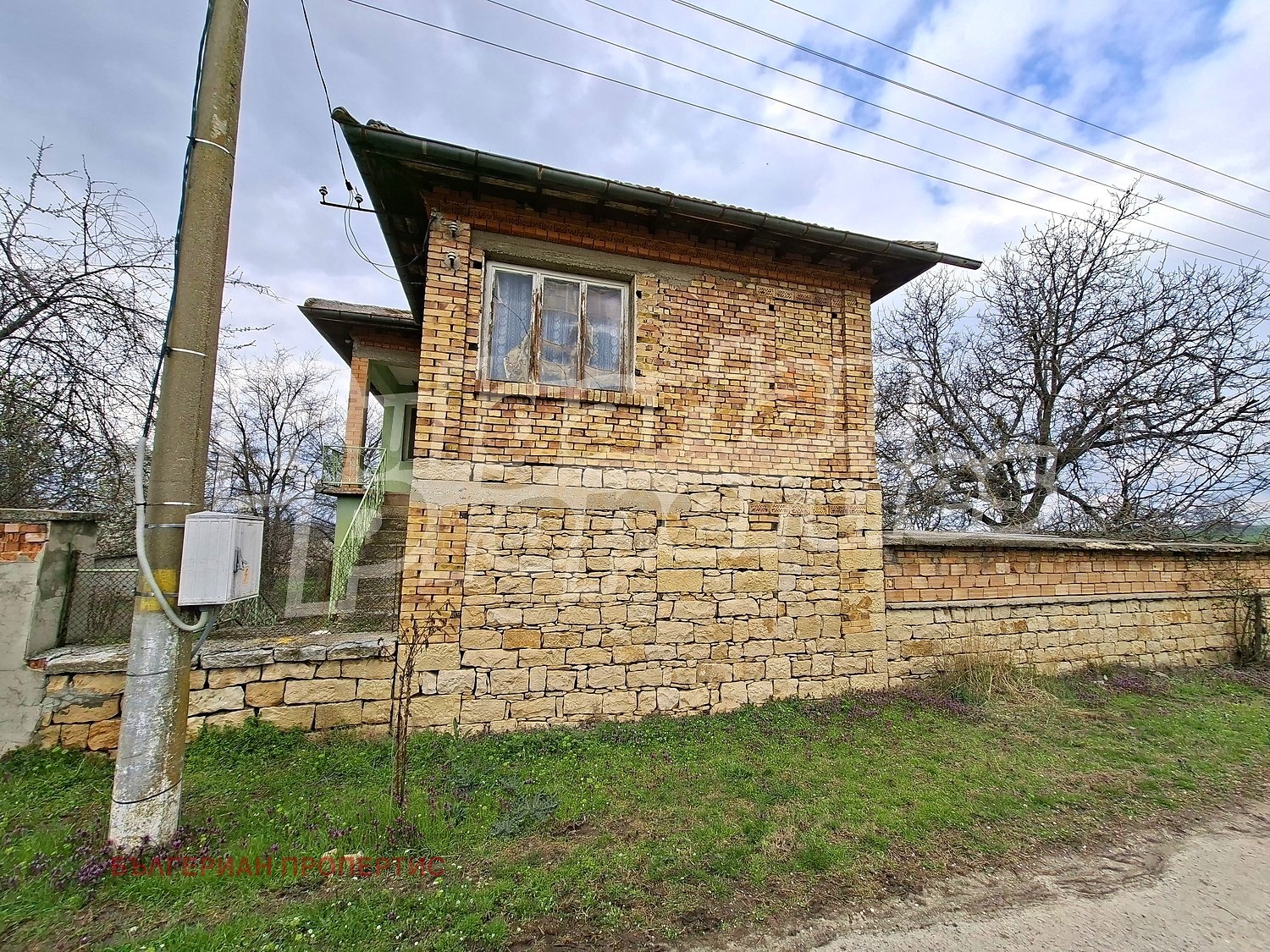 Продава КЪЩА, с. Петров дол, област Варна, снимка 2 - Къщи - 54112670