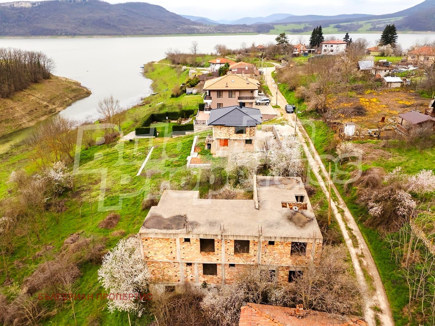 Продава КЪЩА, с. Дебелец, област Варна, снимка 3 - Къщи - 54069236