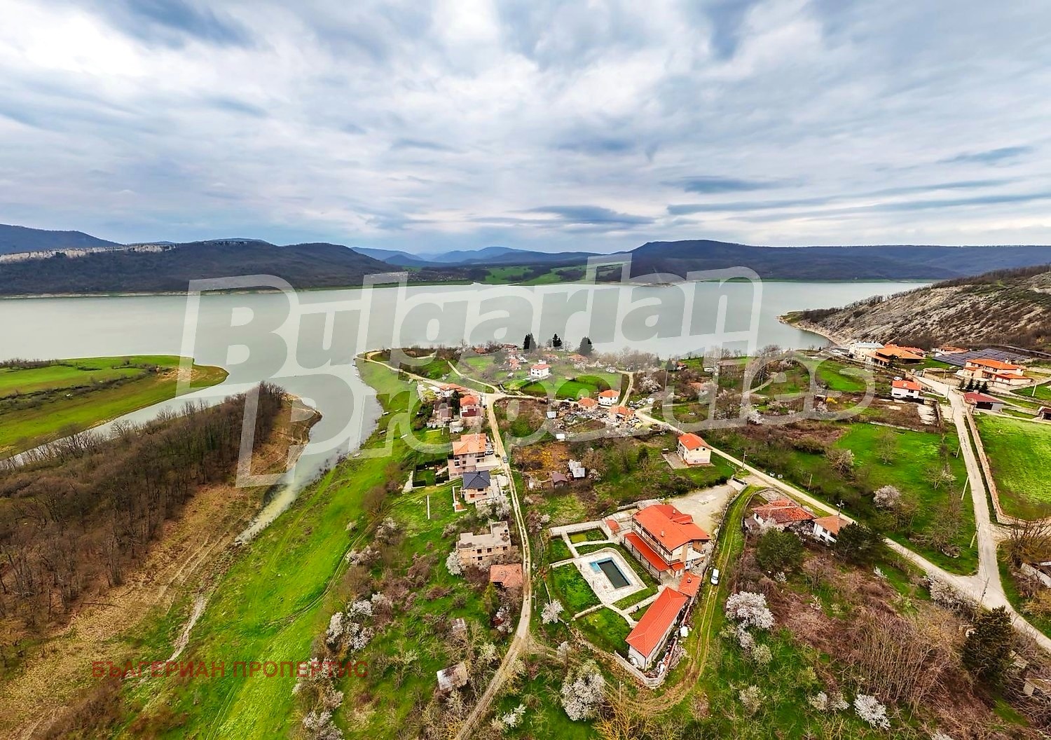 Продава КЪЩА, с. Дебелец, област Варна, снимка 7 - Къщи - 54069236