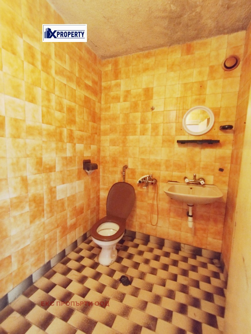Продава  1-стаен град Перник , Изток , 46 кв.м | 35540681 - изображение [8]