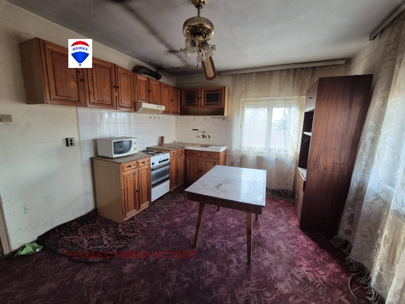 Продава ЕТАЖ ОТ КЪЩА в град Русе, Дружба 2 - 75 кв.м / 93 000 € » 181 892.19 лв., РЕМАКС РИВЪР ЕСТЕЙТ