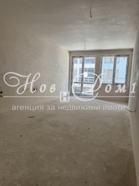 2 quartos Kolhozen pazar, Varna 1