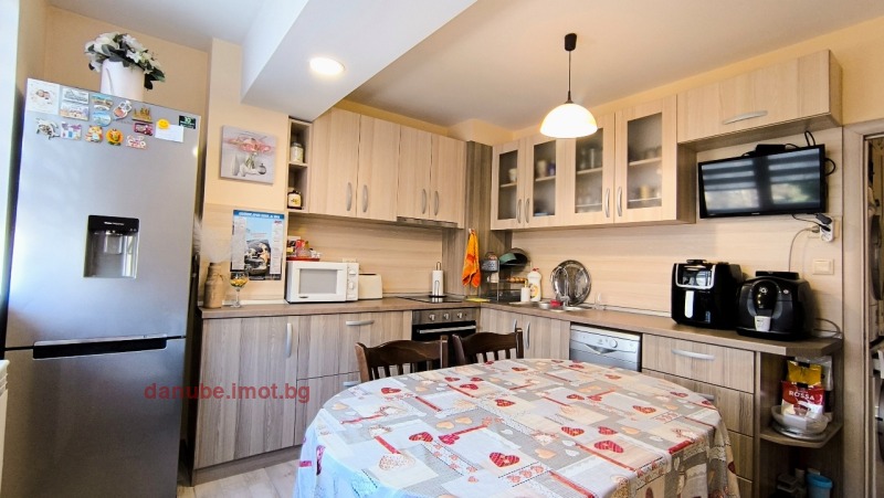 Продава  2-стаен, град Русе, Възраждане •  133 900 EUR • ID 35987564 — holmes.bg - [1] 