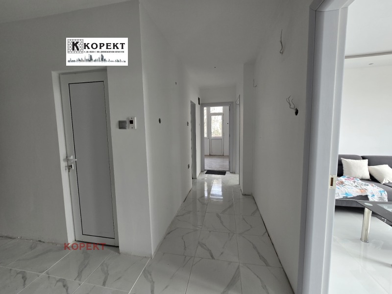 Продава  3-стаен град Плевен , Широк център , 98 кв.м | 59702998 - изображение [8]