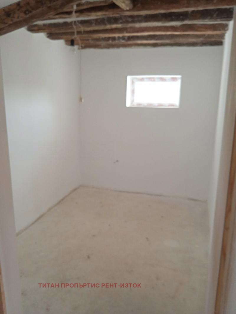 Продава КЪЩА, гр. Бургас, с. Извор, снимка 15 - Къщи - 50458839