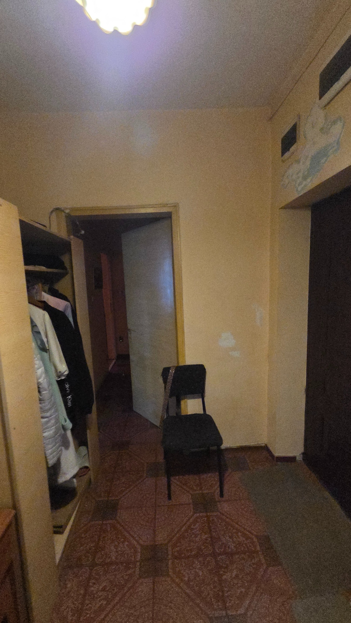 Продава МНОГОСТАЕН, гр. Добрич, Център, снимка 2 - Апартаменти - 54665034