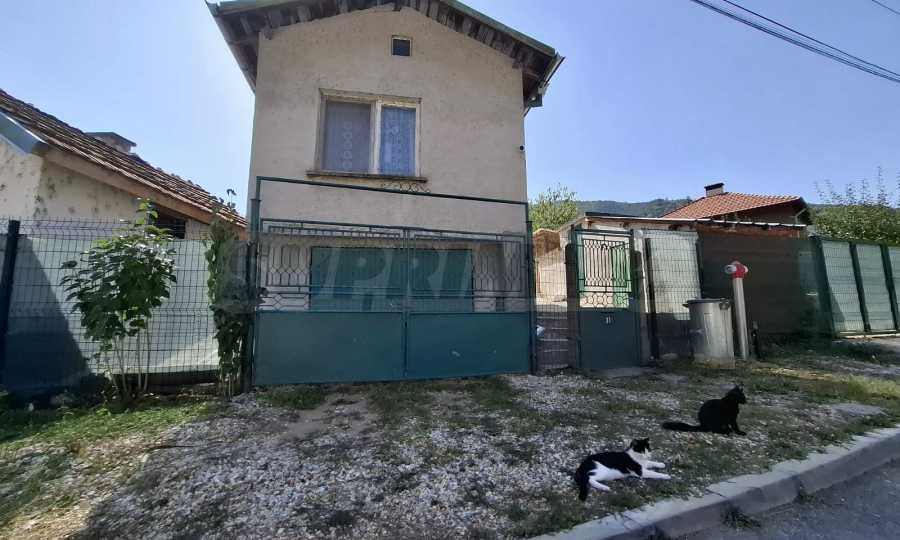 Продава КЪЩА, с. Томпсън, област София област, снимка 13 - Къщи - 51486411