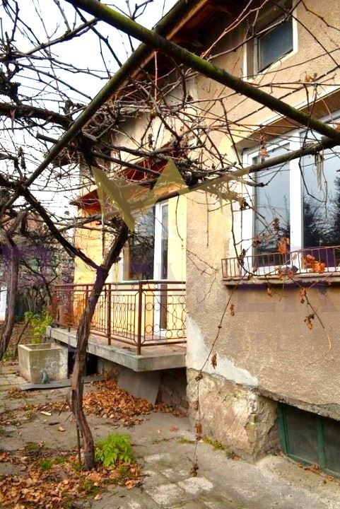 Продава КЪЩА, гр. София, с. Световрачене, снимка 2 - Къщи - 52153509