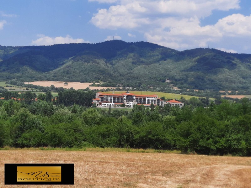 En venta  Trama región Sofia , Pravets , 3933 metros cuadrados | 18938976